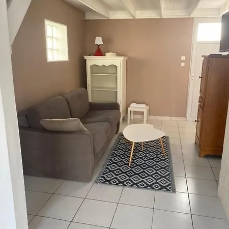 Mezzanine Au Calme Lägenhet *